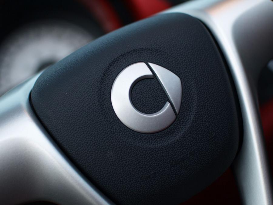 Детали интерьера Smart ForTwo 2009 года  (фото 18 из 39)